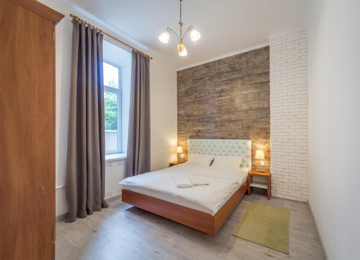 Apartments On Velyka Vasylkivska 47 Київ Екстер'єр фото